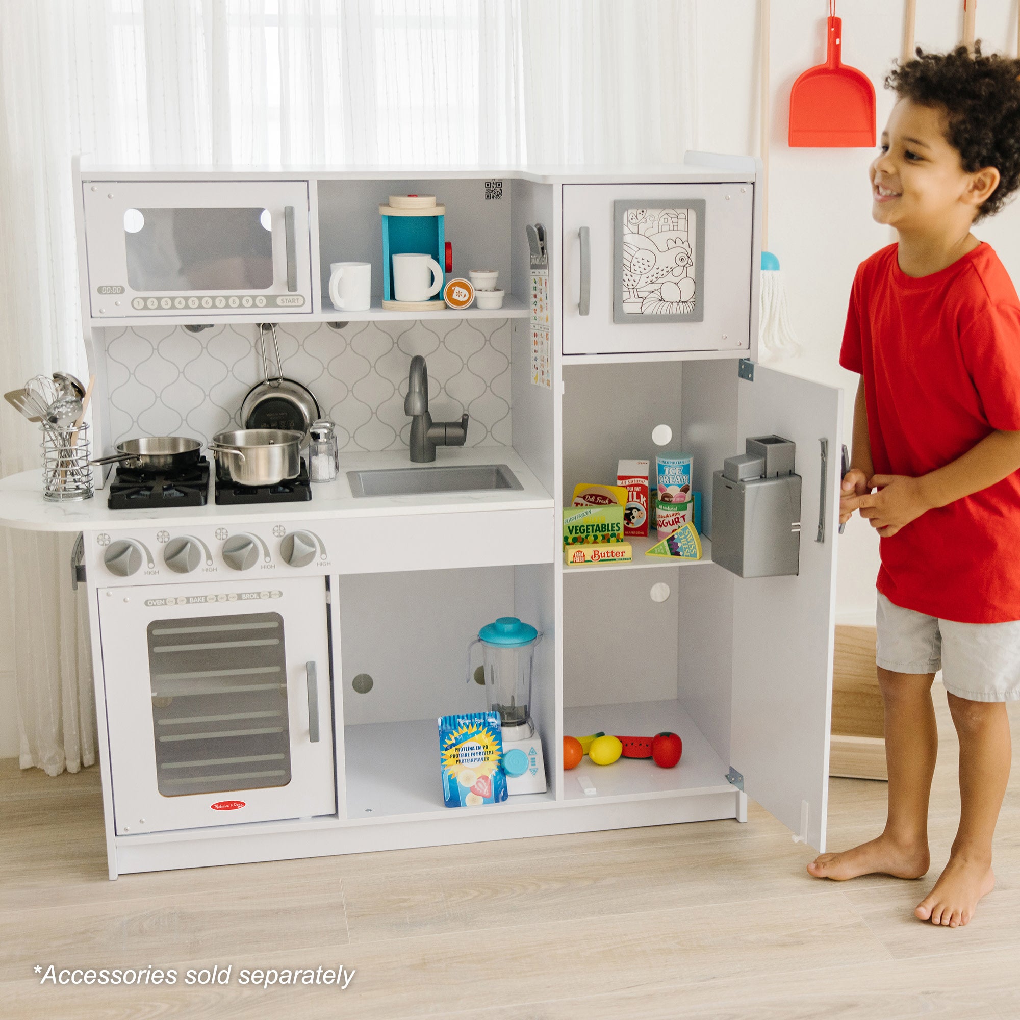 Play kitchen with ice dispenser online