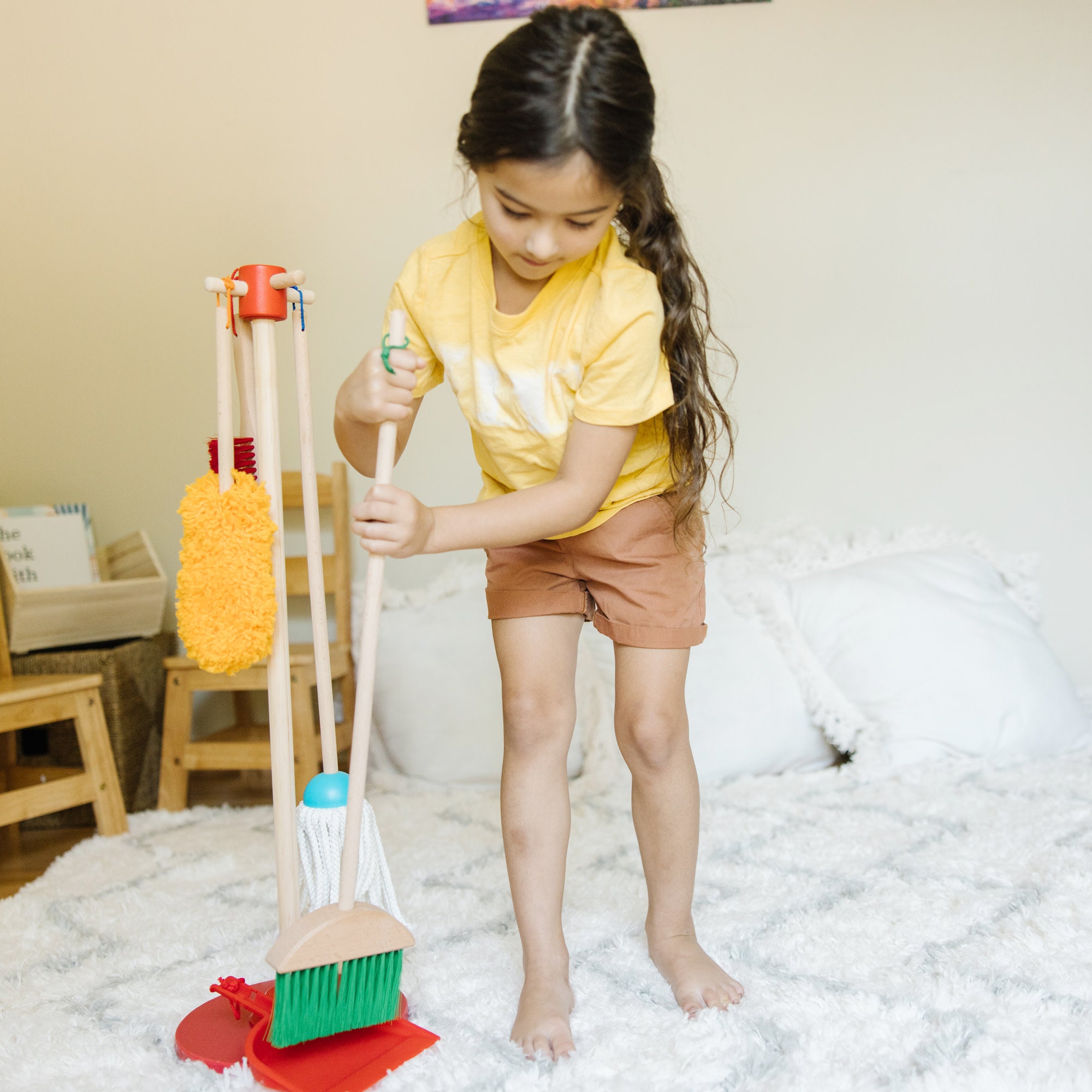 Melissa & doug 6 piece best sale let's play house dust sweep mop