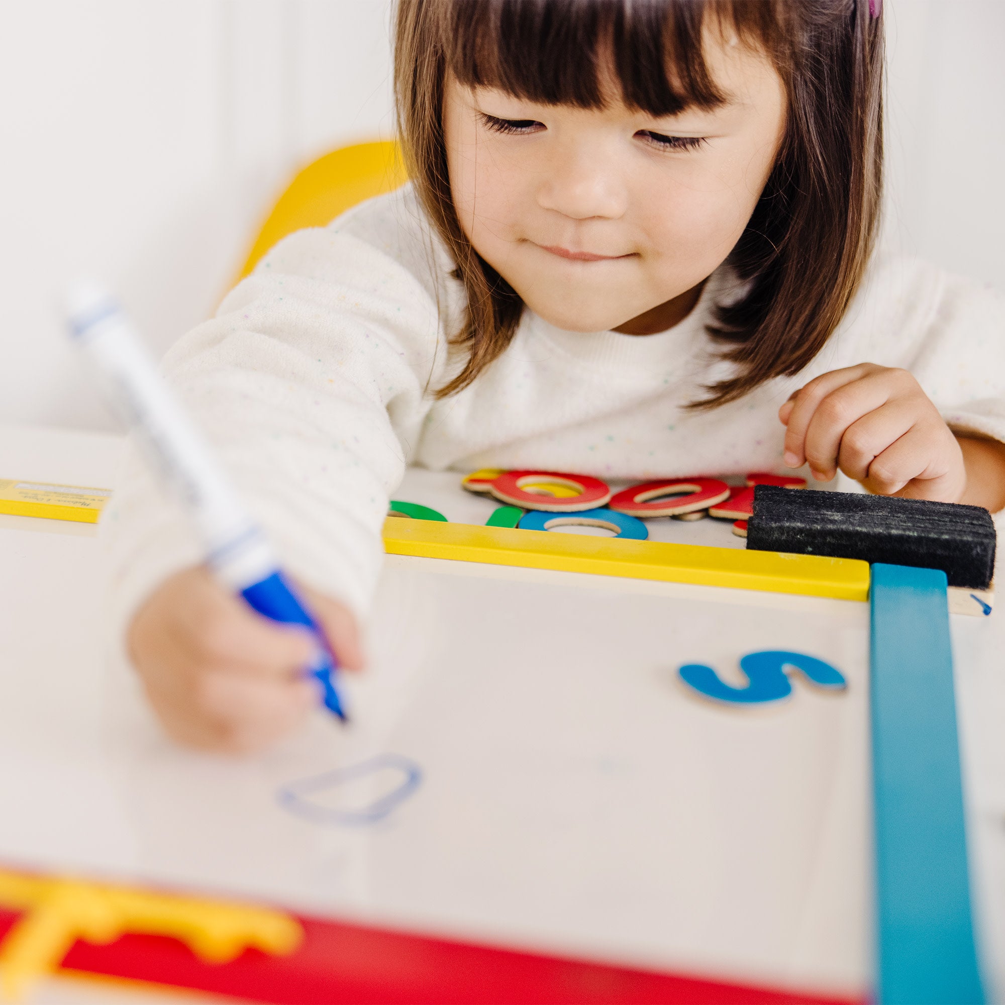 Child's dry store erase board