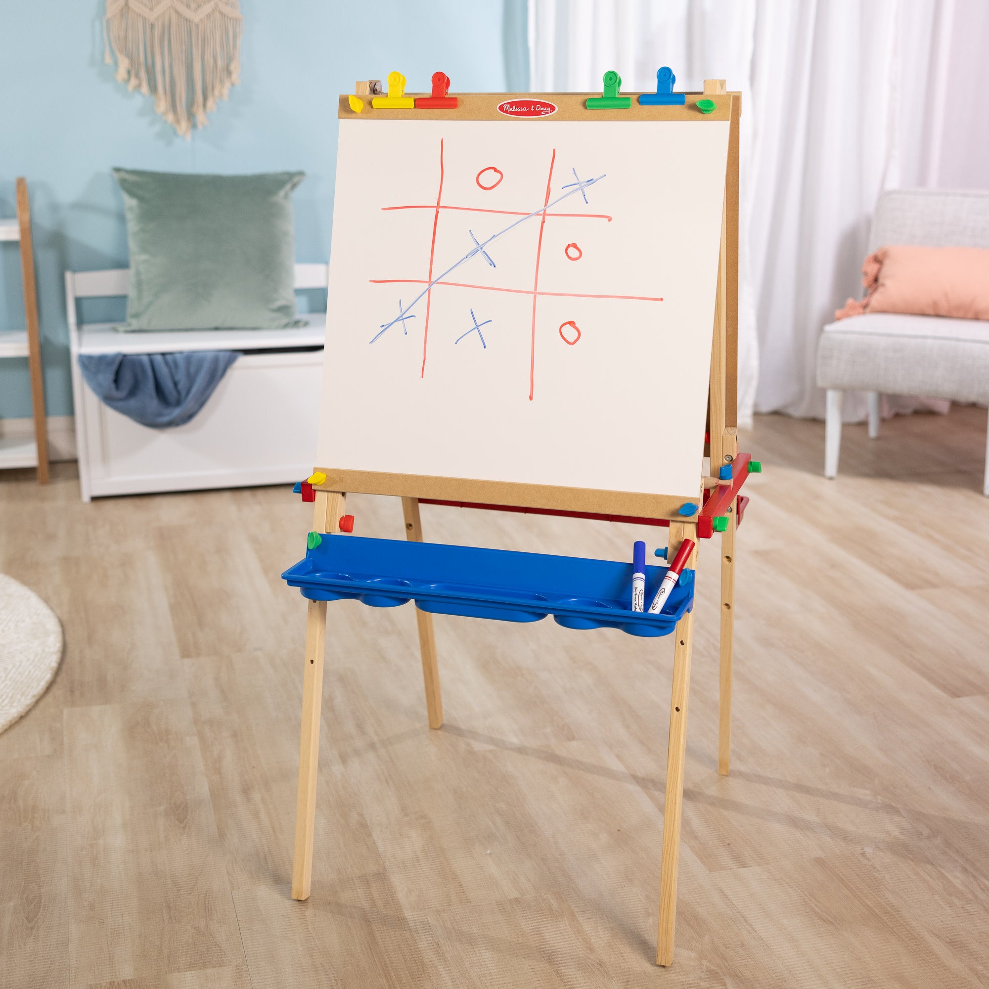 Melissa store and doug easel